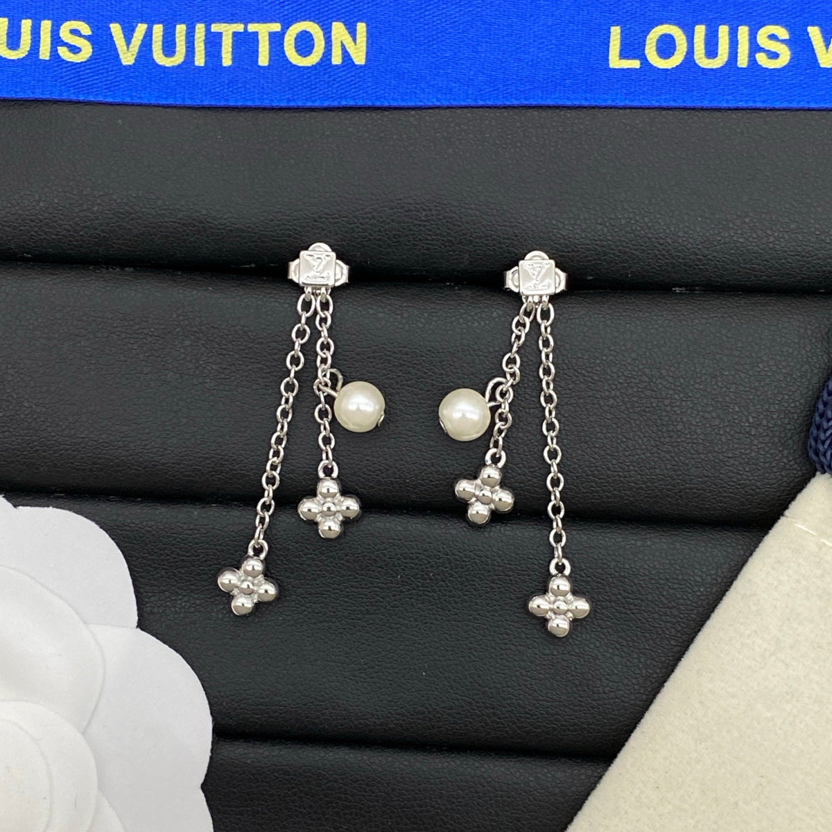 X1Z95E66E Popular Earrings