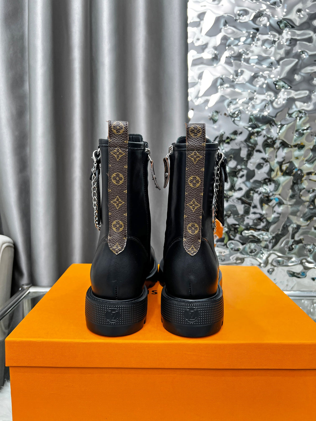 Z2P106E23 Fashion high-quality shoes