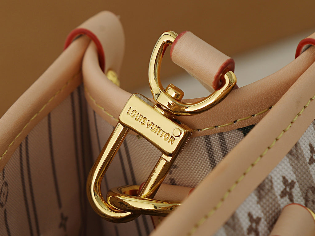 B1R76E47 Fashion bag