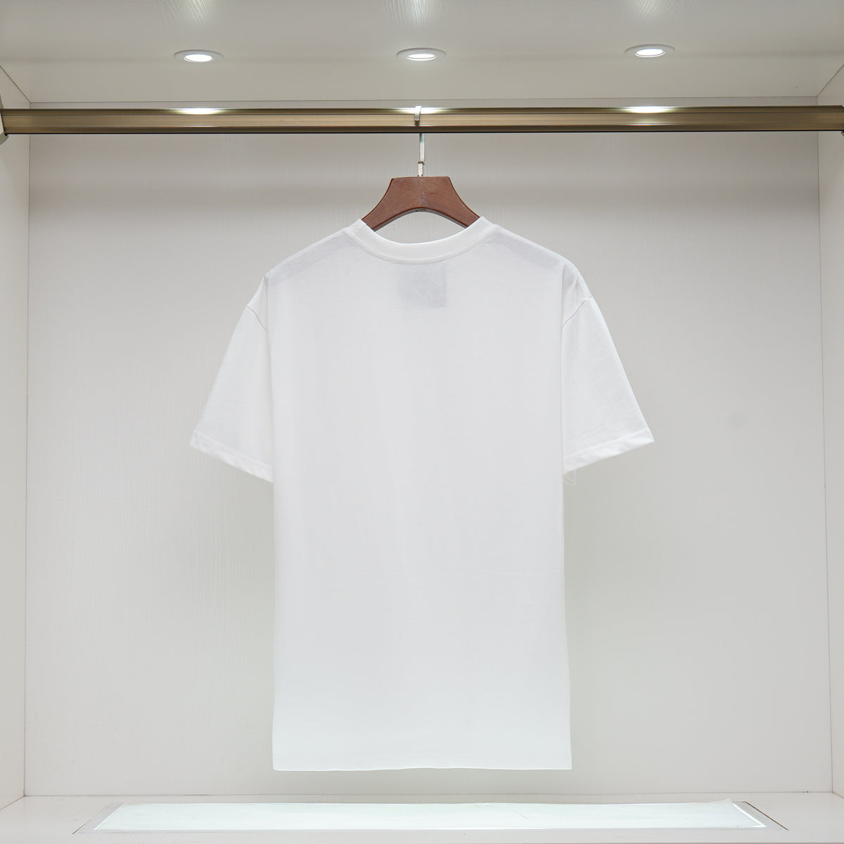U1R86B11 Popular T-shirts