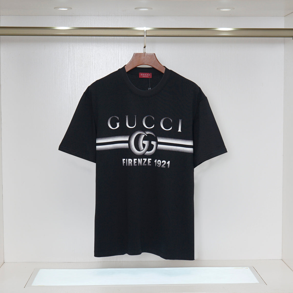 U1R86B11 Fashion T-shirts