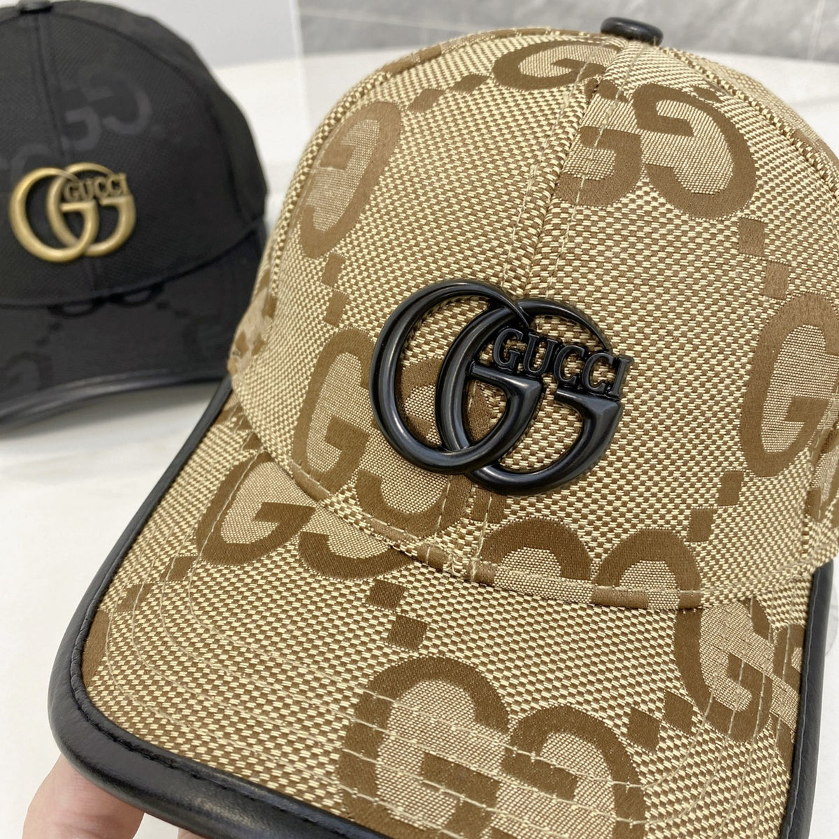 M1R86B122 Fashion hats