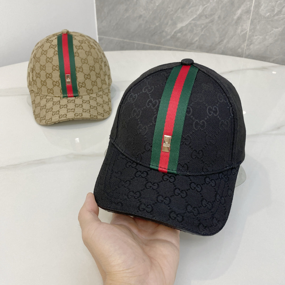 M1R86B104 Fashion hats