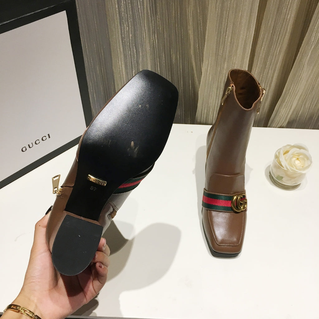 Z2P96B24 Fashion high-quality shoes