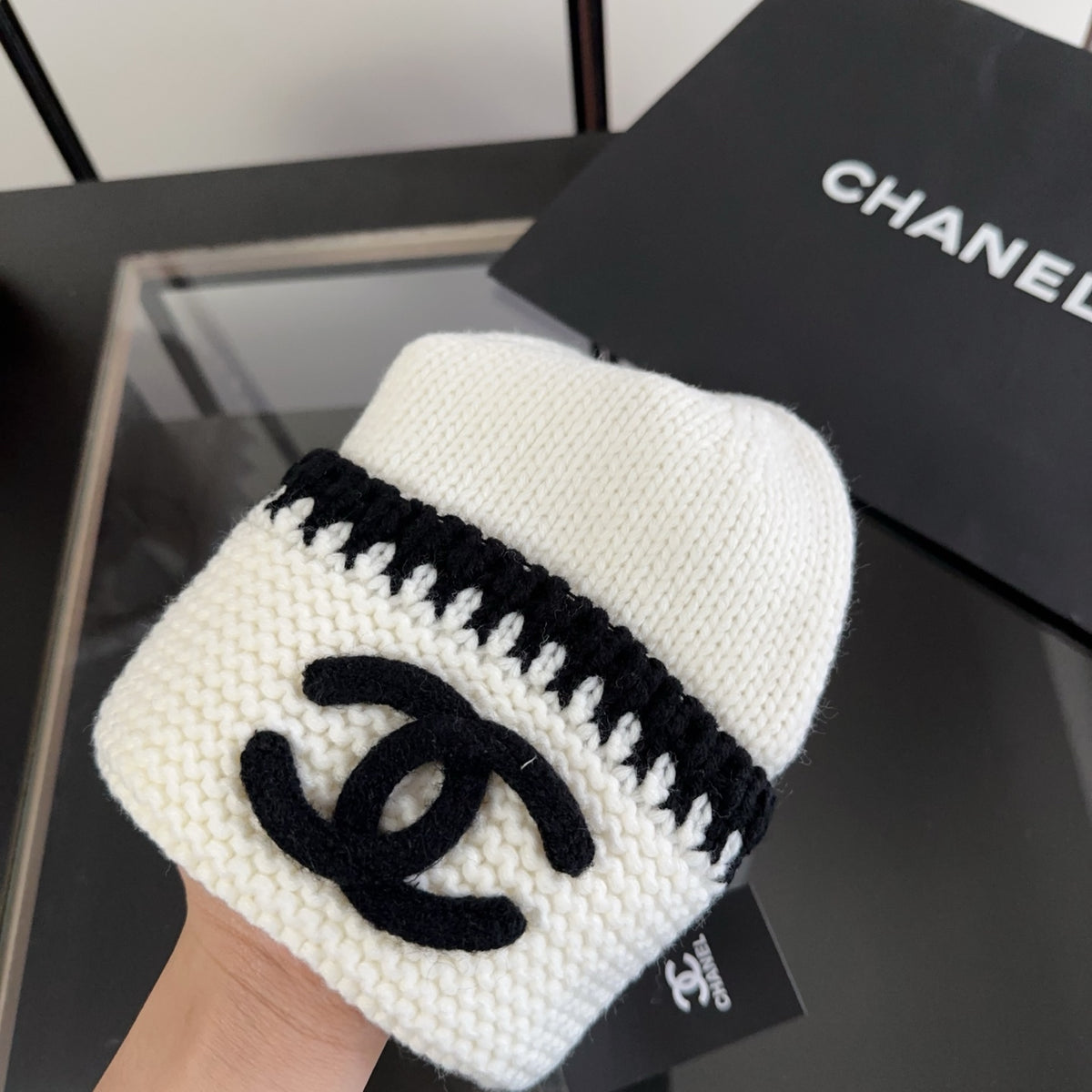 M1R86C26 Fashion hats