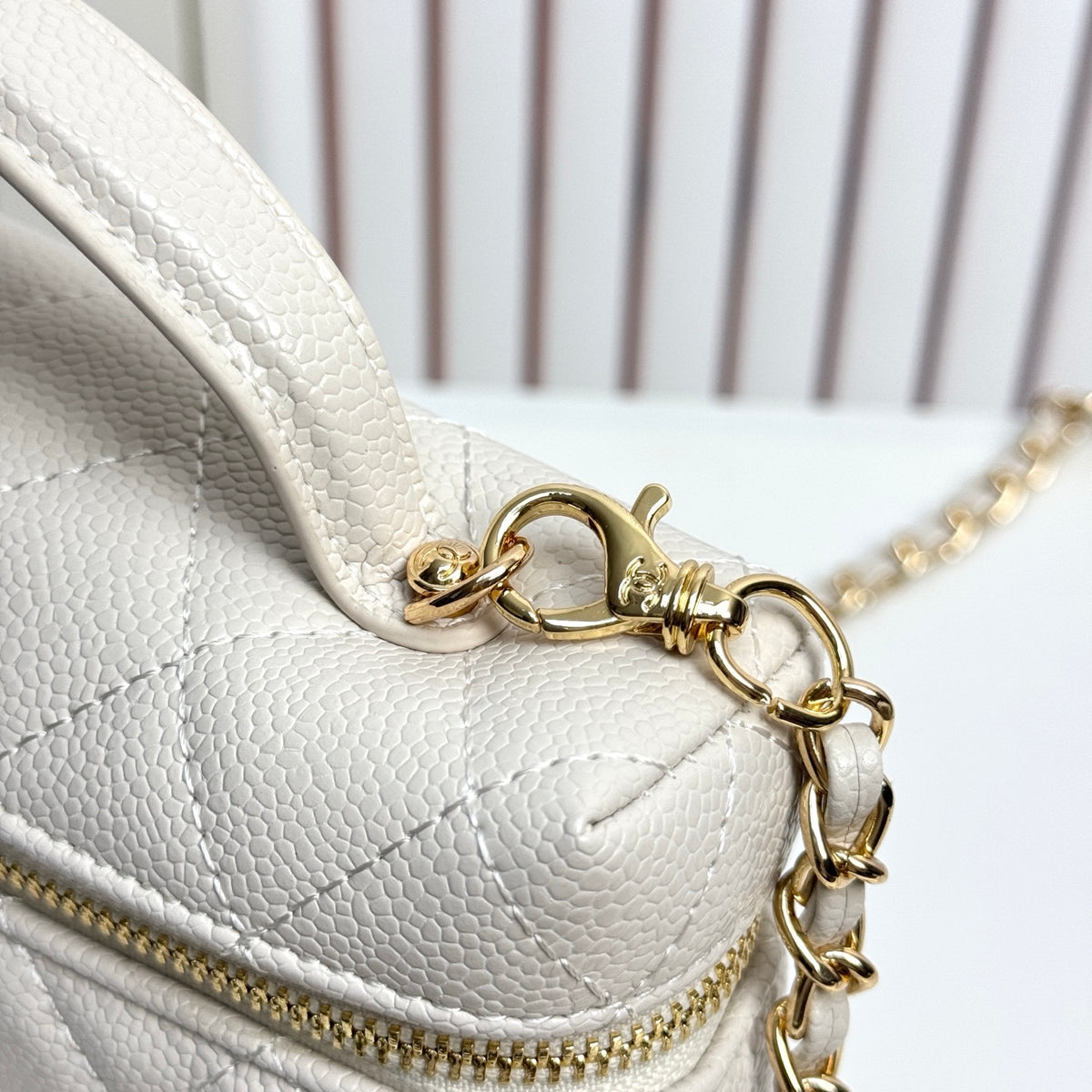 B1X66C19 Fashion leather bag