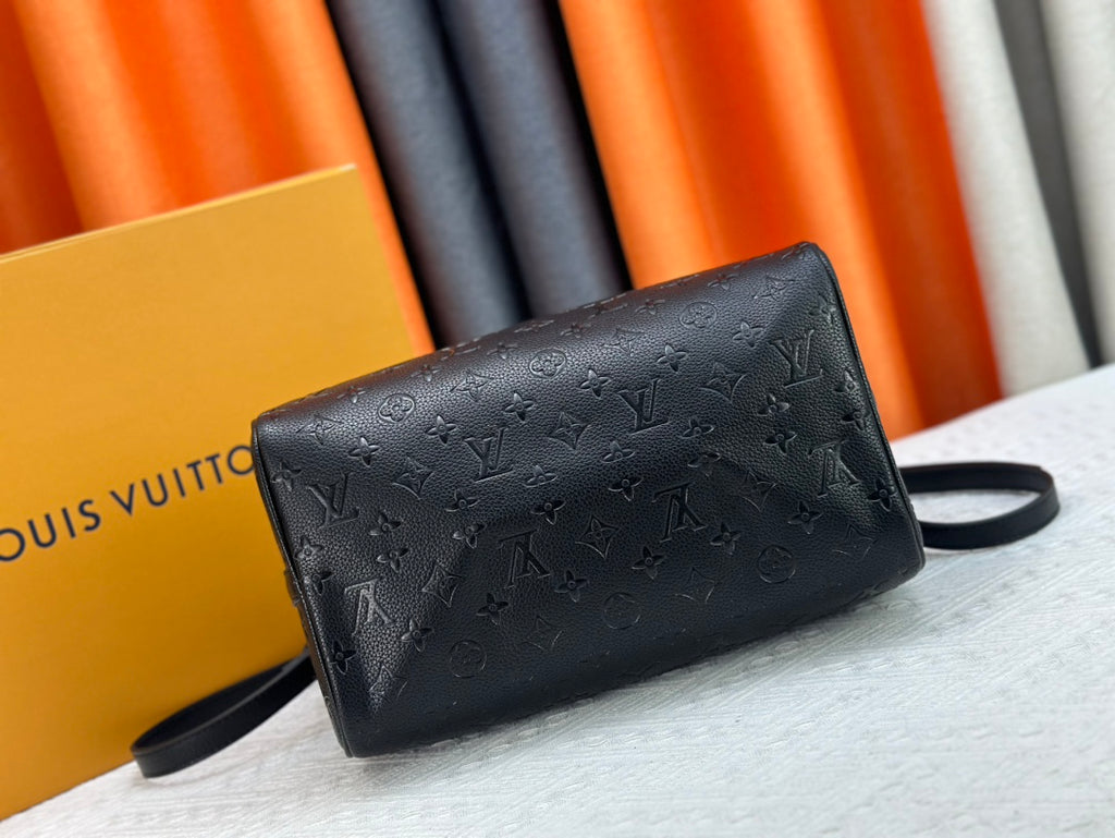 B1X56E29 Popular leather bag