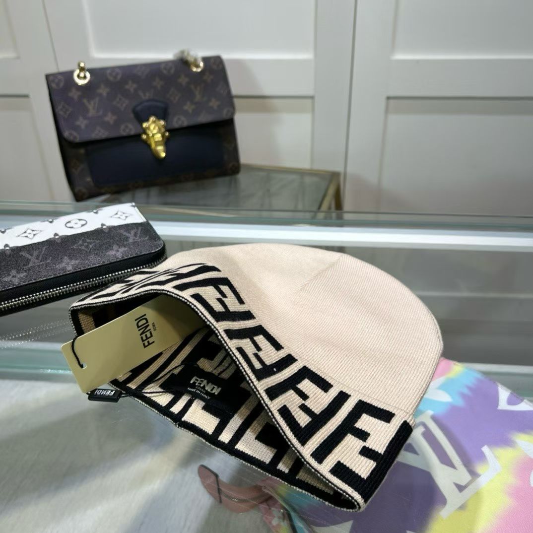 M1R86F32 Fashion hats