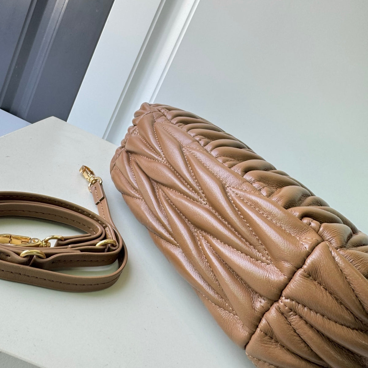 B1P46A120 Popular leather bag（29x24x10cm）