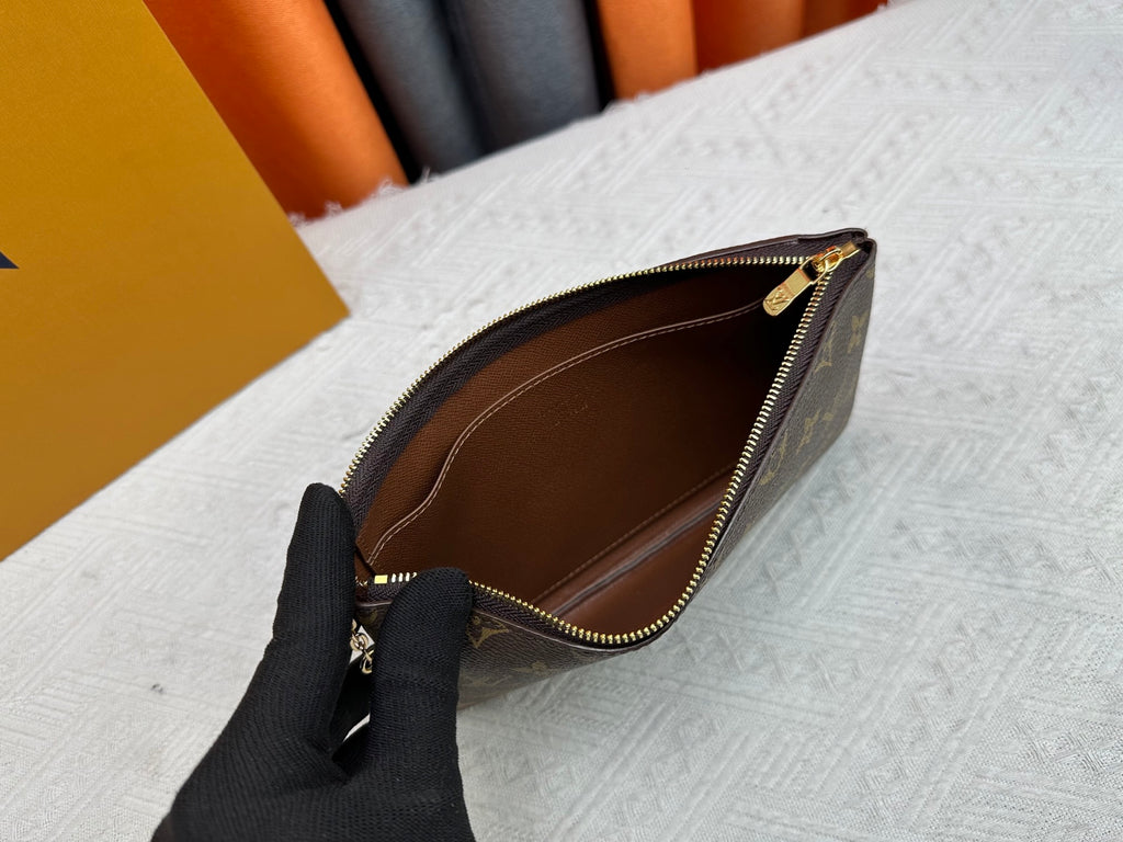 15RE90B  Popular  leather bag