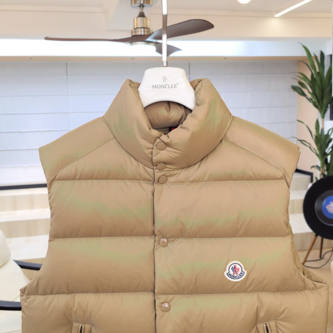 U3R106A1 Fashion down vest
