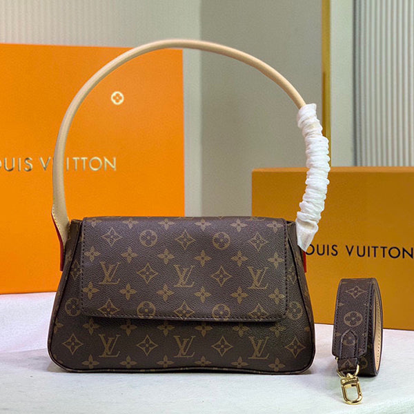 B1X66E12 Fashion high-quality leather bag