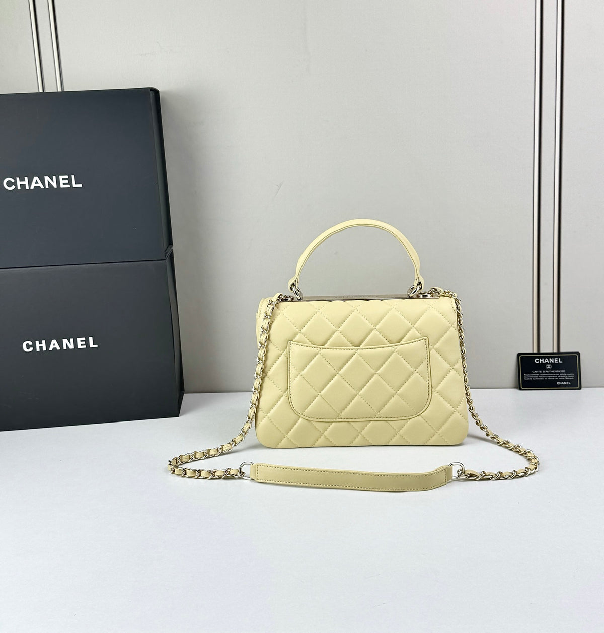 B1X76C8 Fashion leather bag