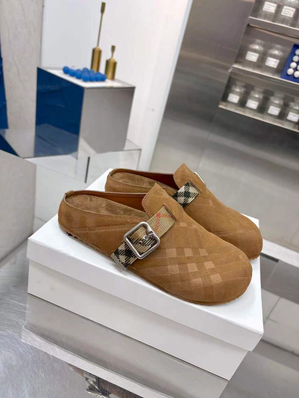 Z2R86R16 Fashion high-quality shoes