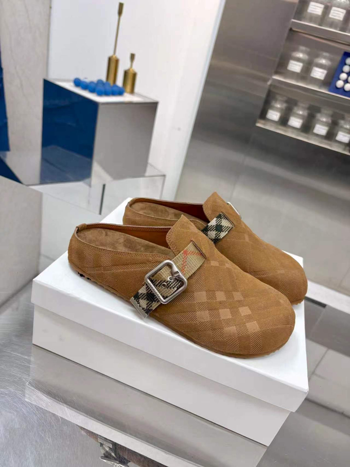 Z2R86R16 Fashion high-quality shoes