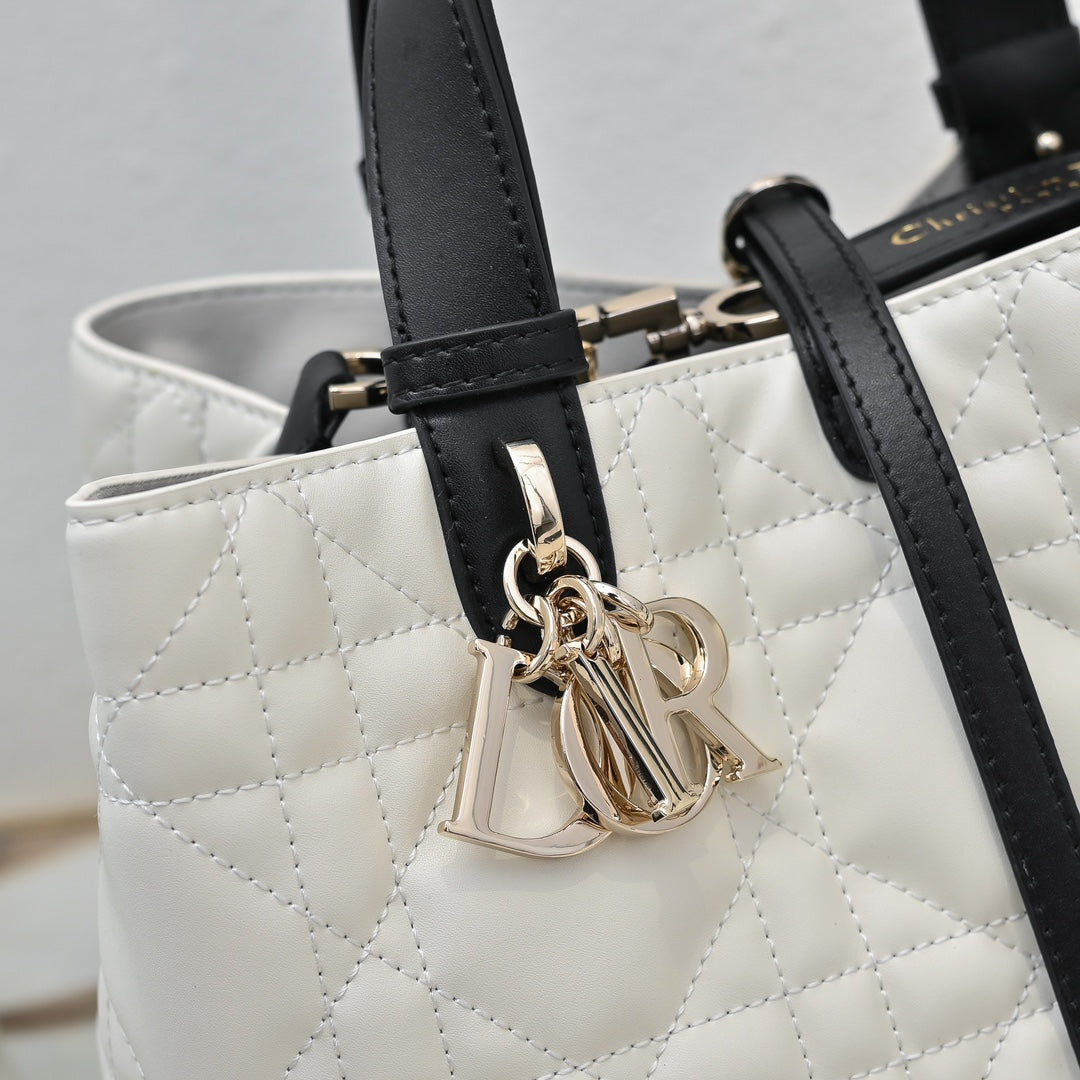 B1R76D40 Fashion leather bag