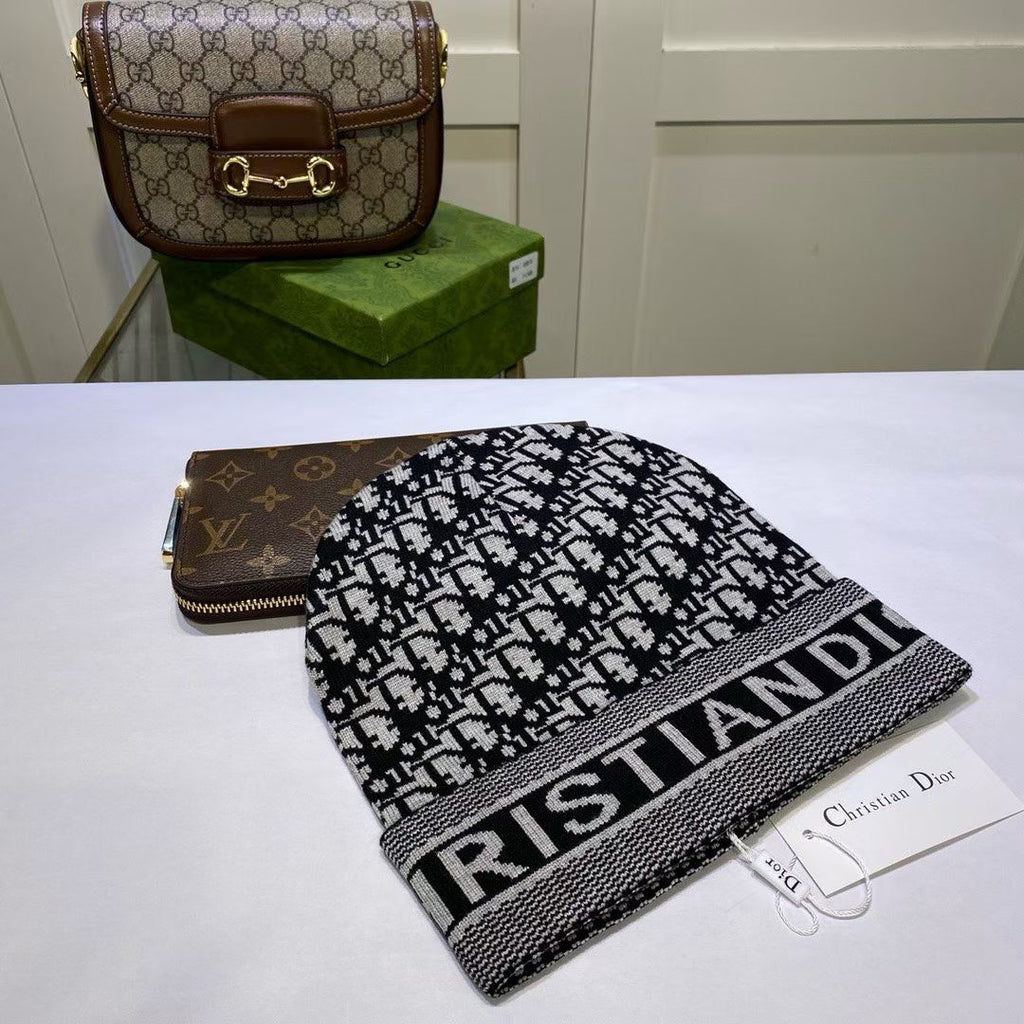M1R86D71 Fashion hats