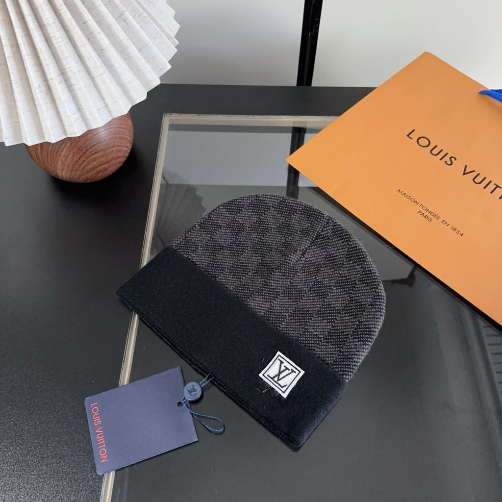 M1R86E18 Fashion hats