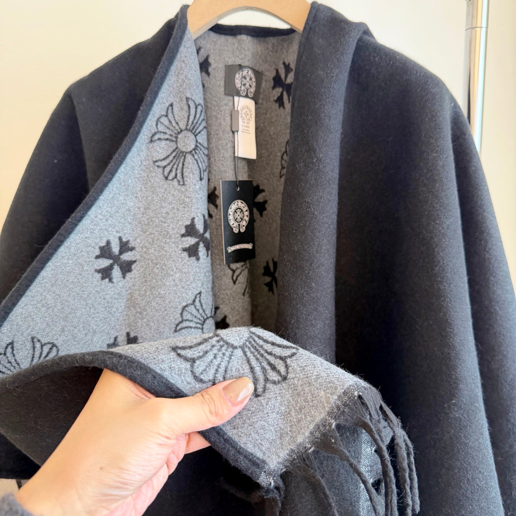 W1R86A73 Fashion cape