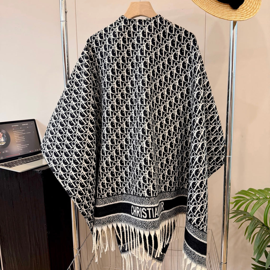 W1R86D65 Fashion cape