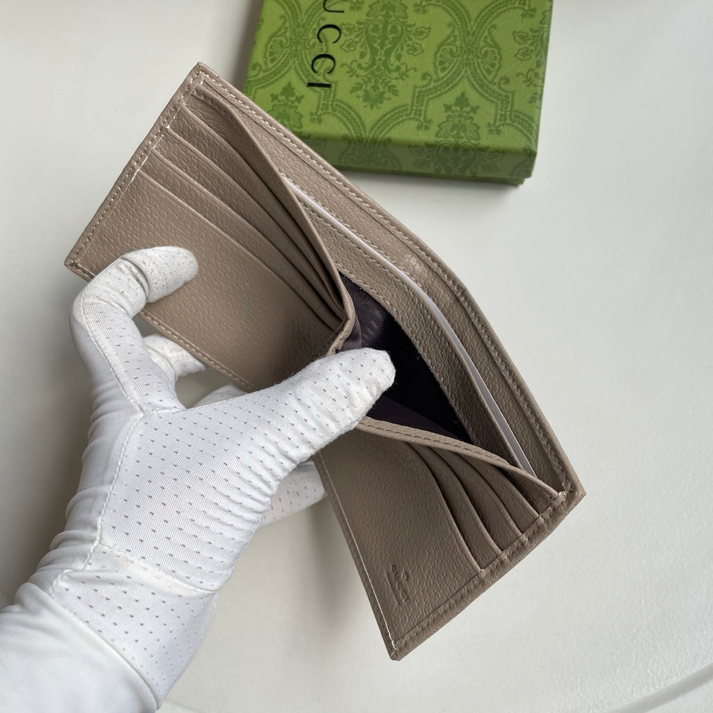 146XB7B Popular leather wallets ( with full packaging )