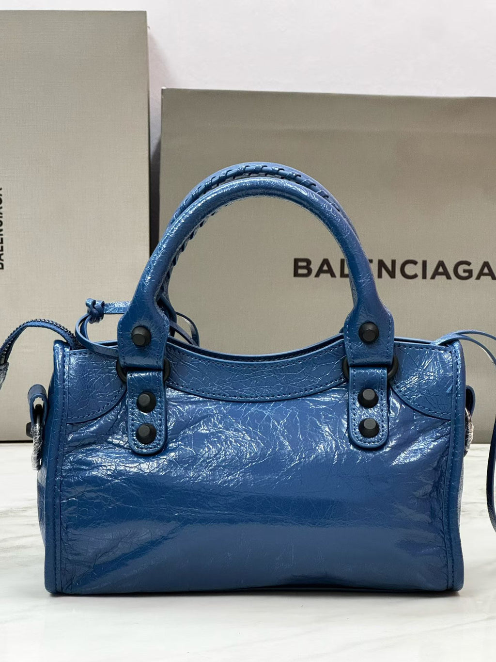 B1R96J3 Popular leather bag