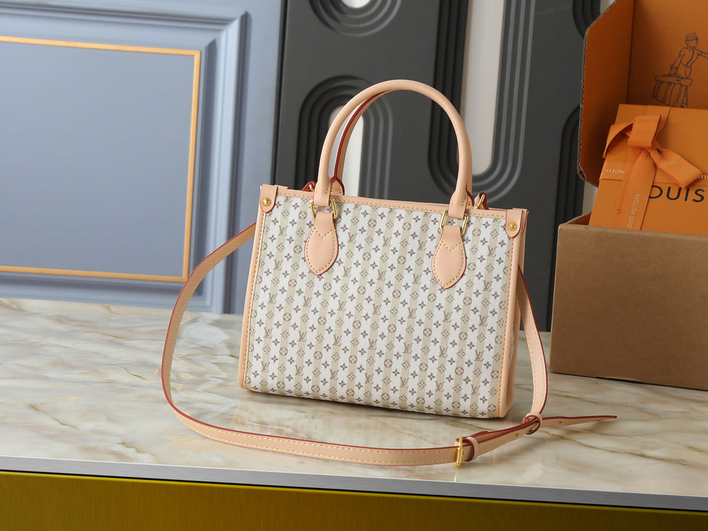 B1R76E47 Fashion bag