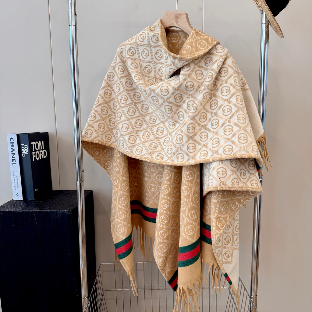 W1R86B41 Fashion cape