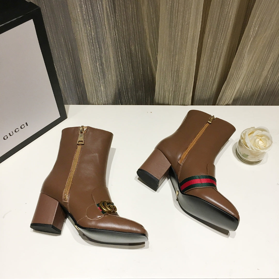 Z2P96B24 Fashion high-quality shoes