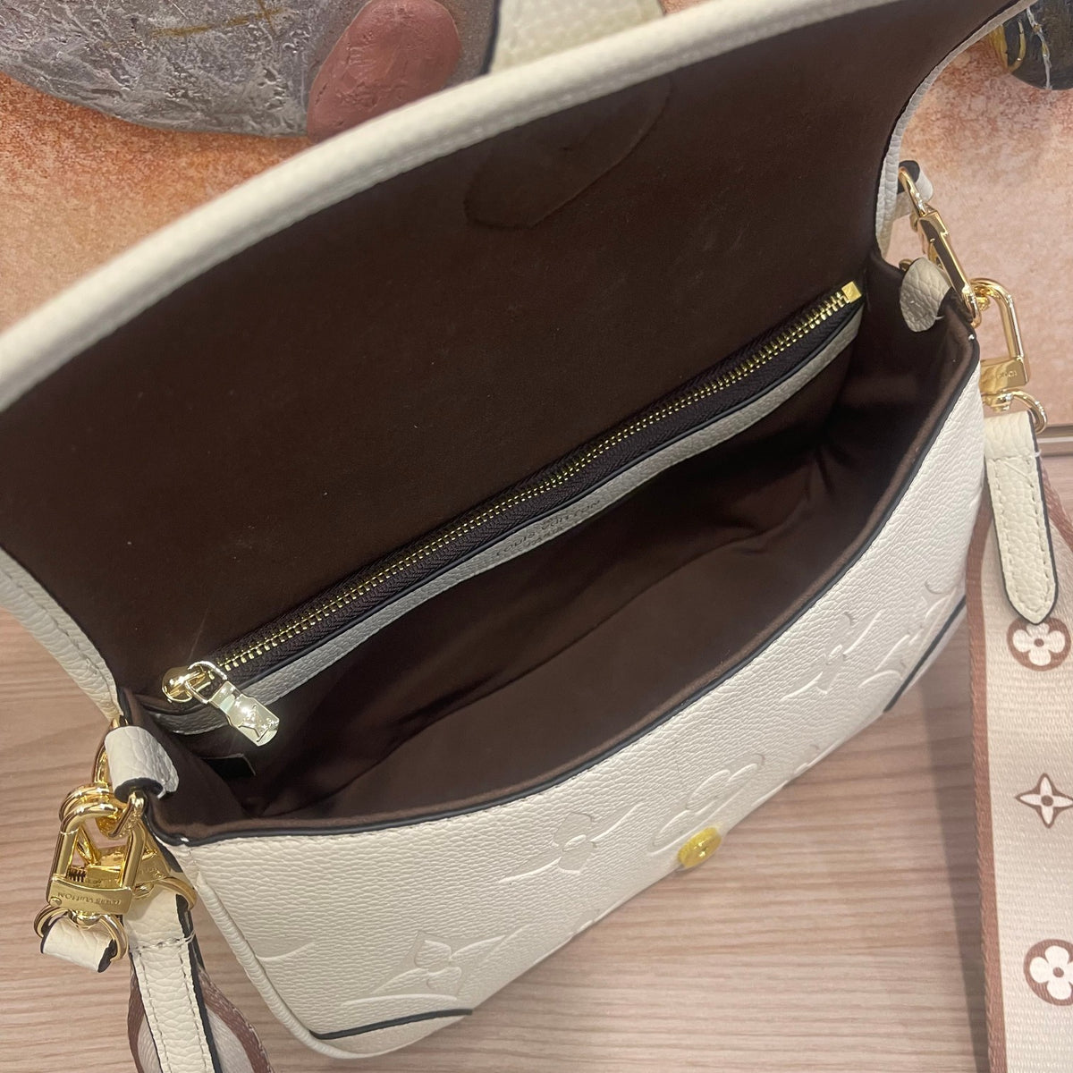 2XE028B Popular leather bag 
