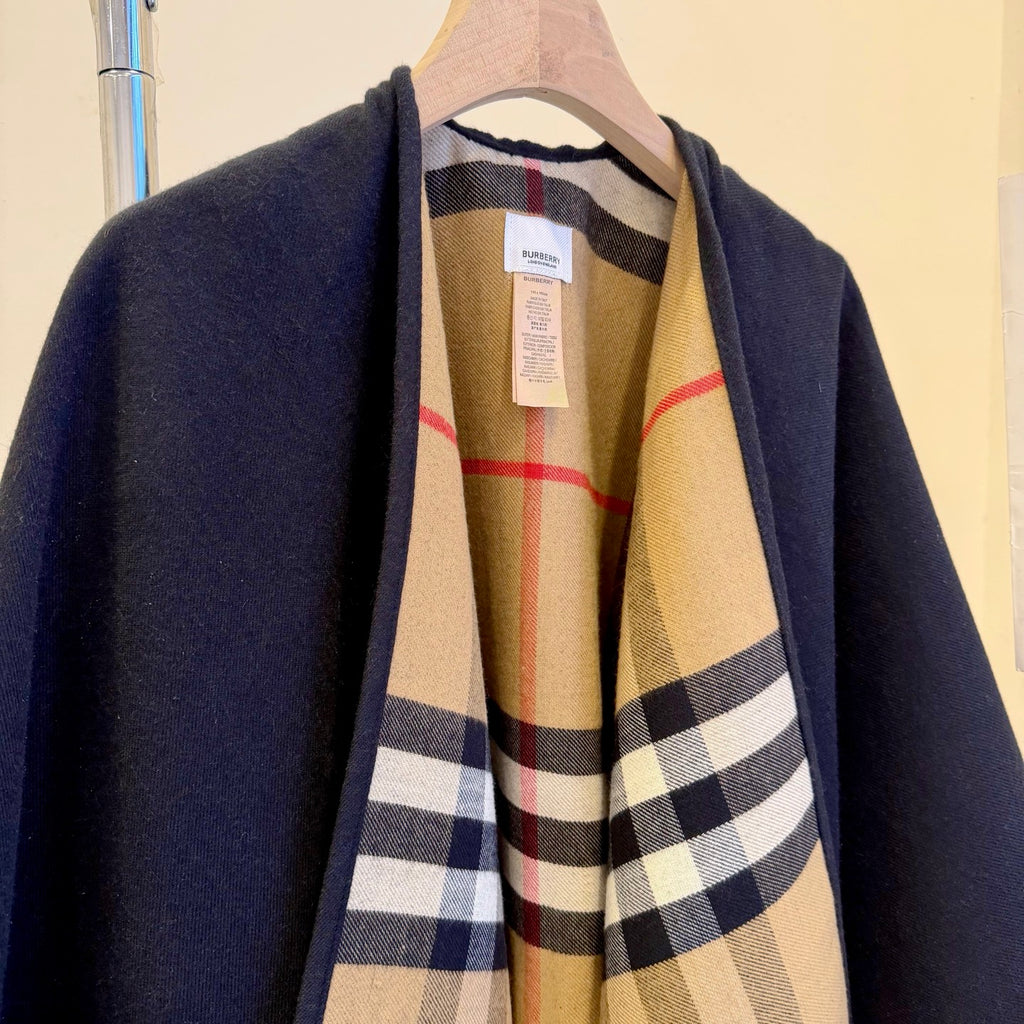 W1R86R55 Fashion cape