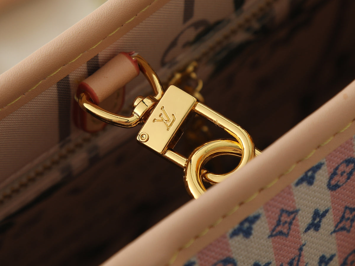 B1R76E47 Fashion bag