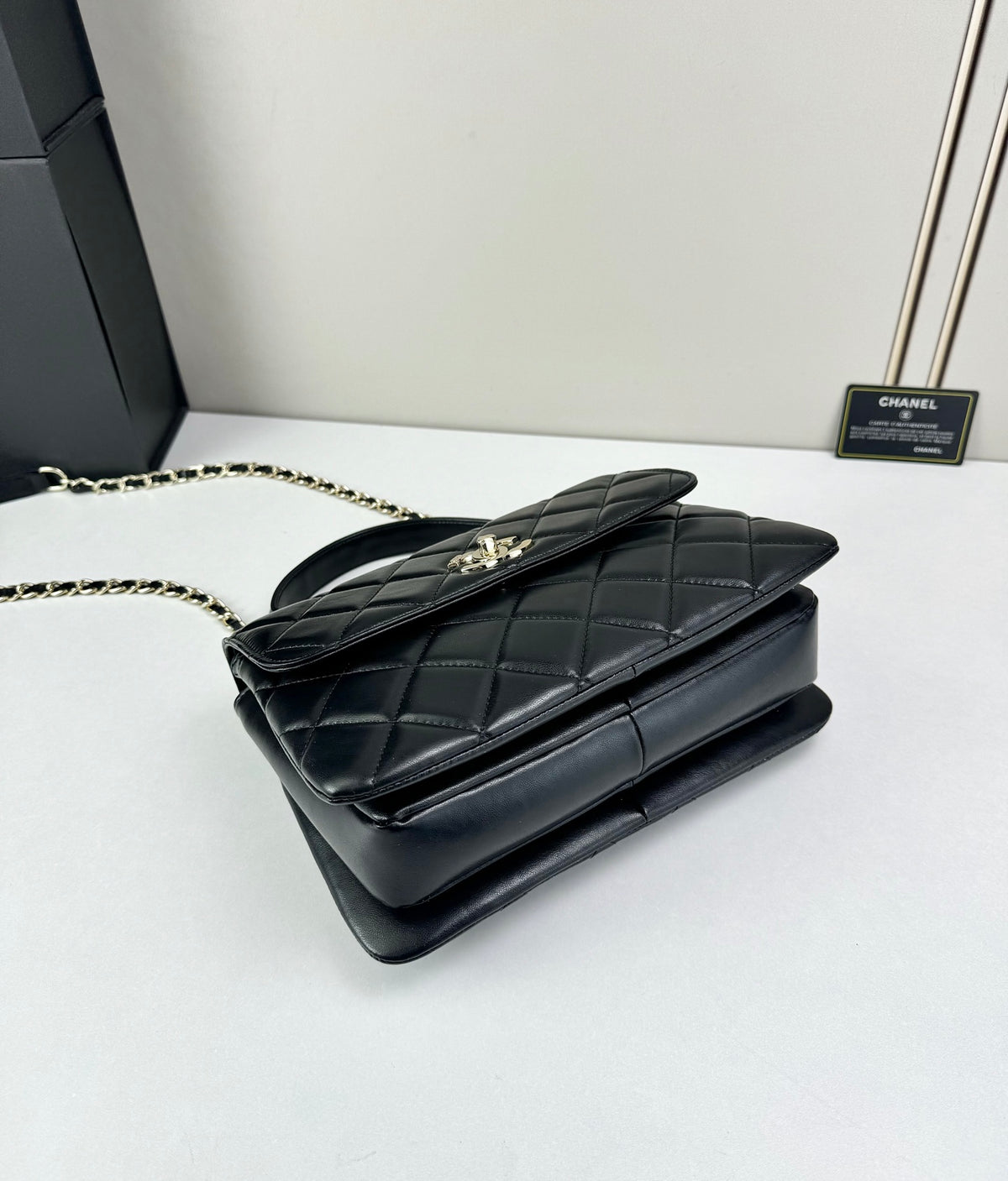 B1X76C8  Popular leather bag