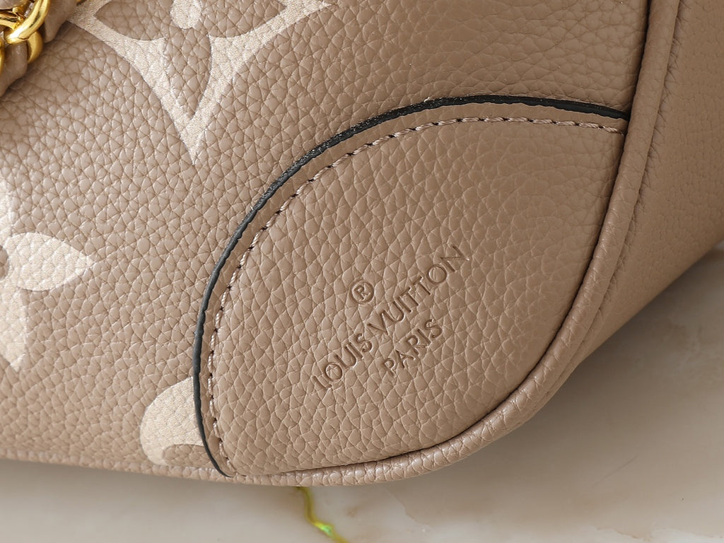B1R76E48 Fashion leather bag