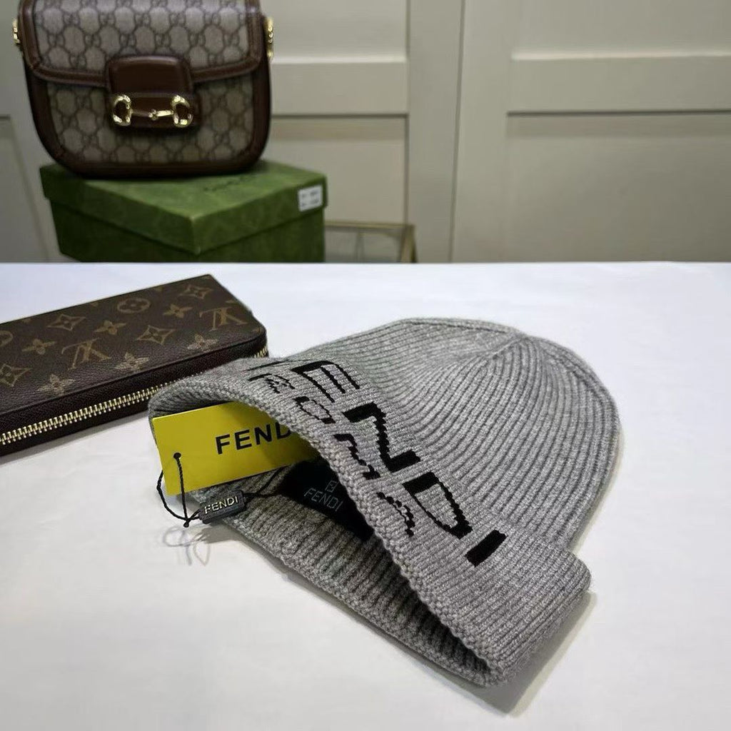 M1R86F47 Fashion hats