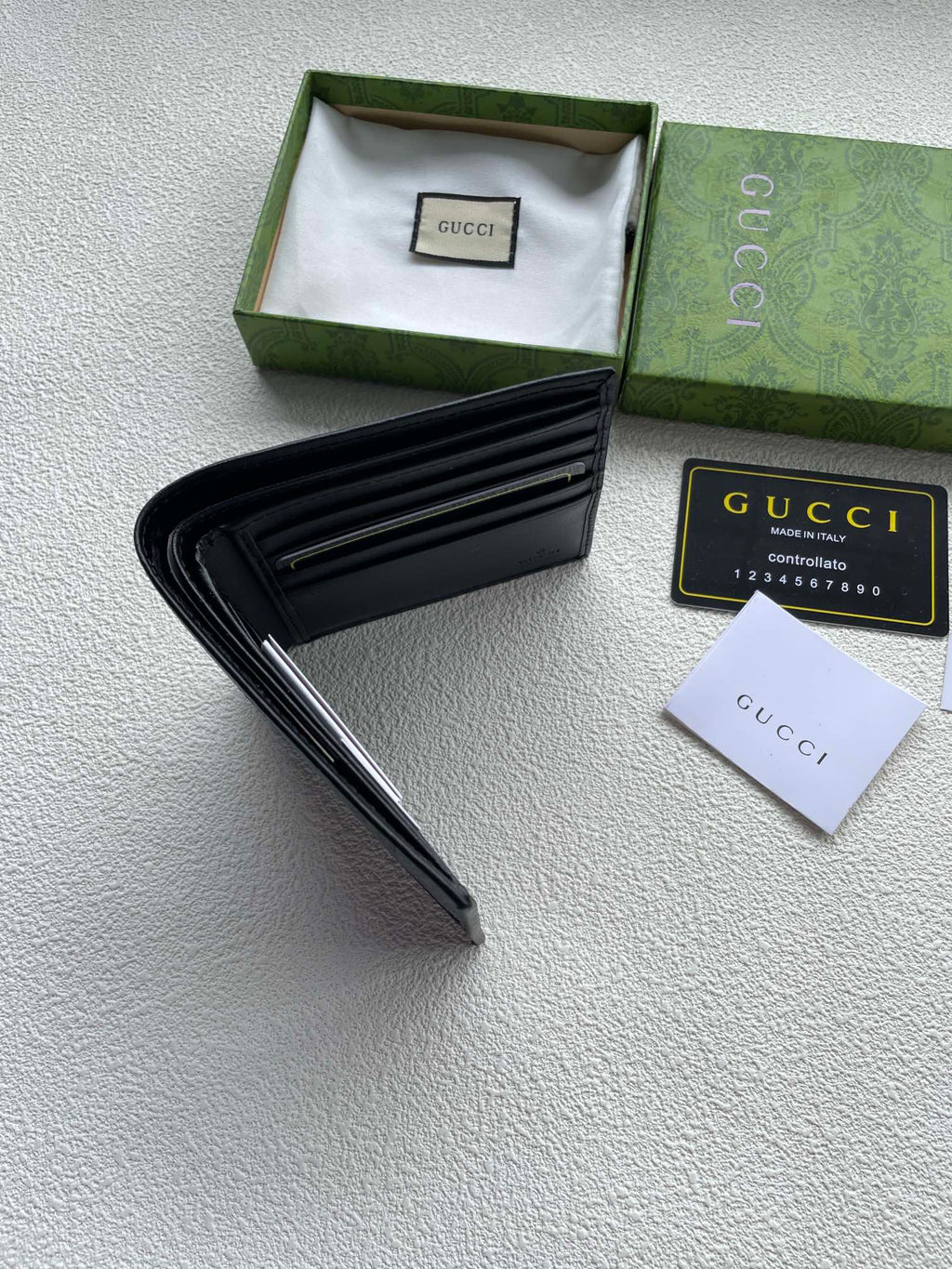 146XB9B Popular leather wallets ( with full packaging )