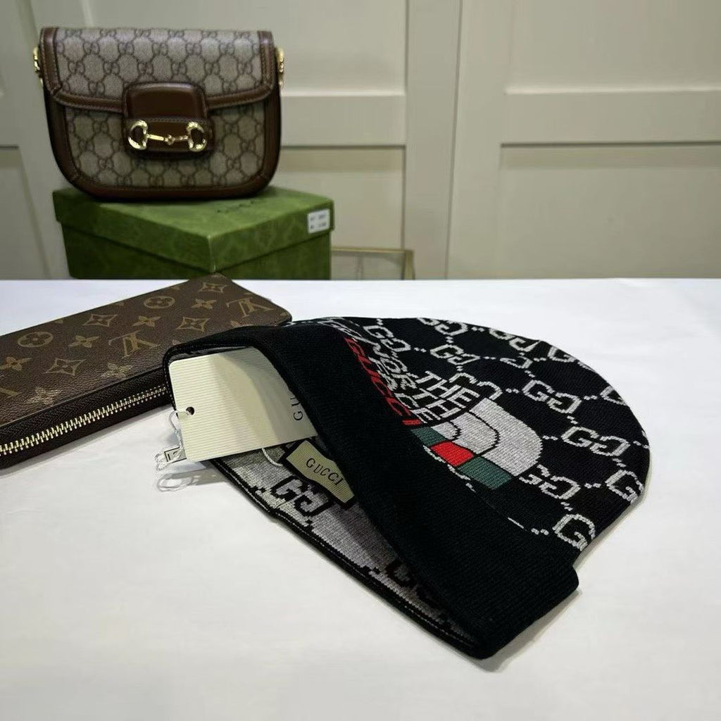 M1R86B58 Fashion hats
