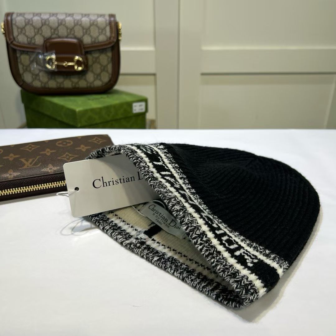 M1R86D99 Fashion hats
