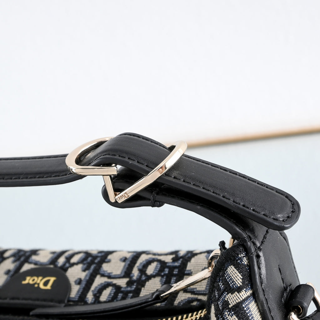 B1R76D44 Fashion bag