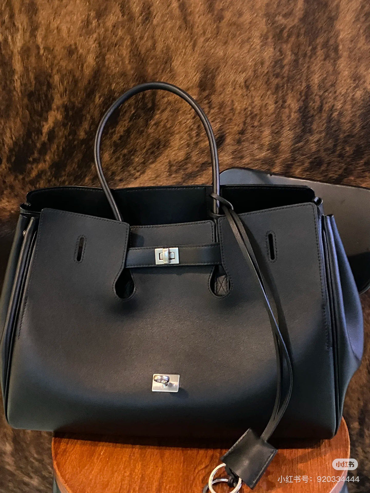 146RJ1B Popular leather bags