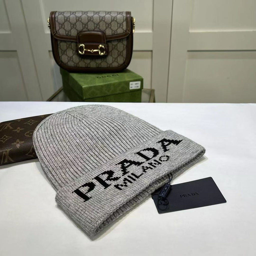 M1R86P82 Fashion hats