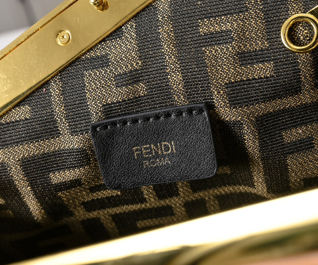 146NF8B Popular leather bag