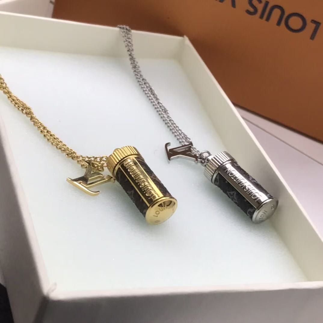 X1R86E2X Popular Necklaces