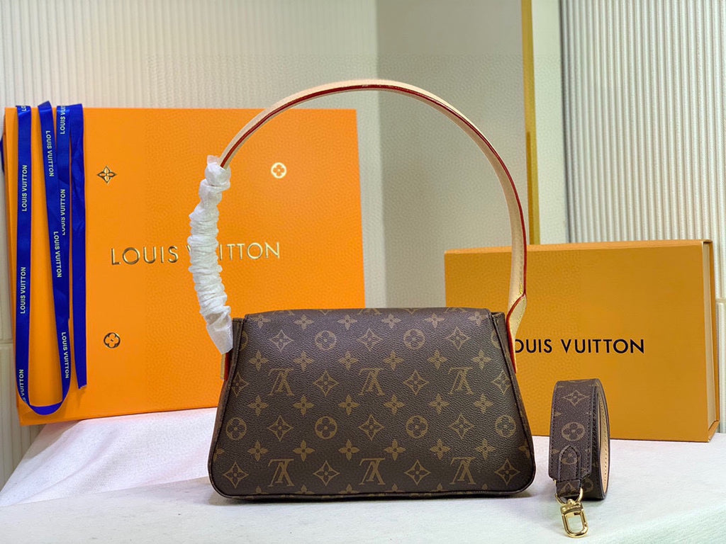 B1X66E12 Fashion high-quality leather bag