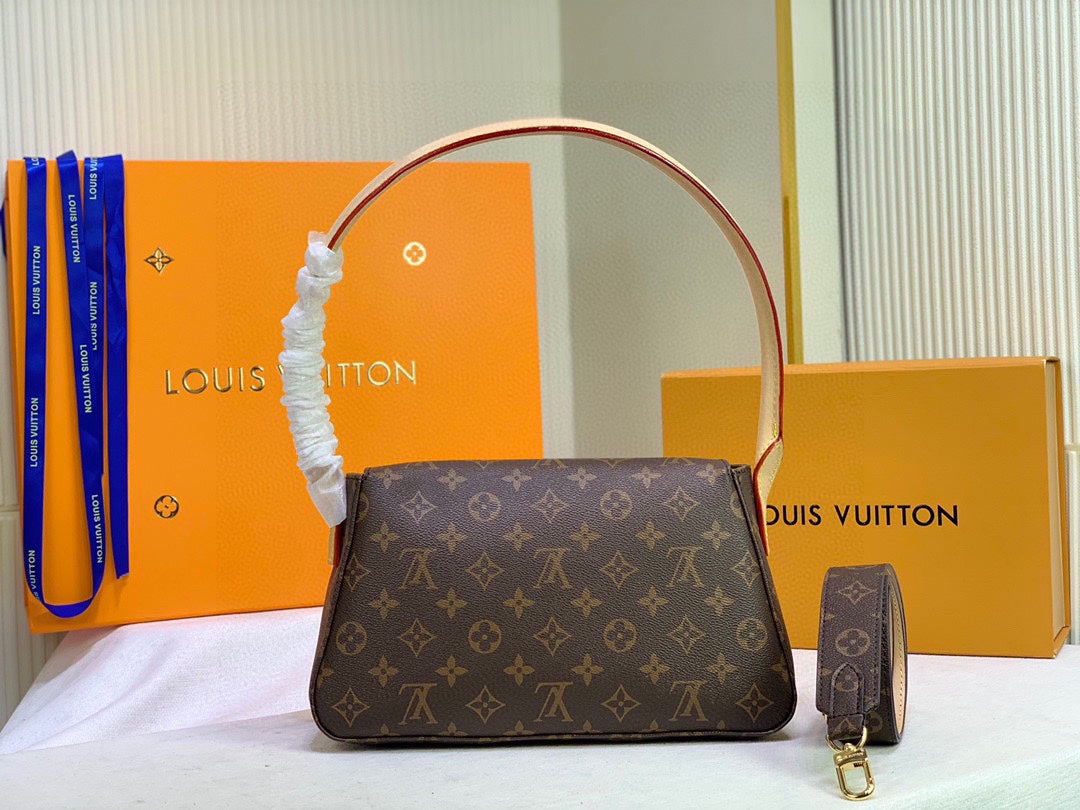 B1X66E12 Fashion high-quality leather bag