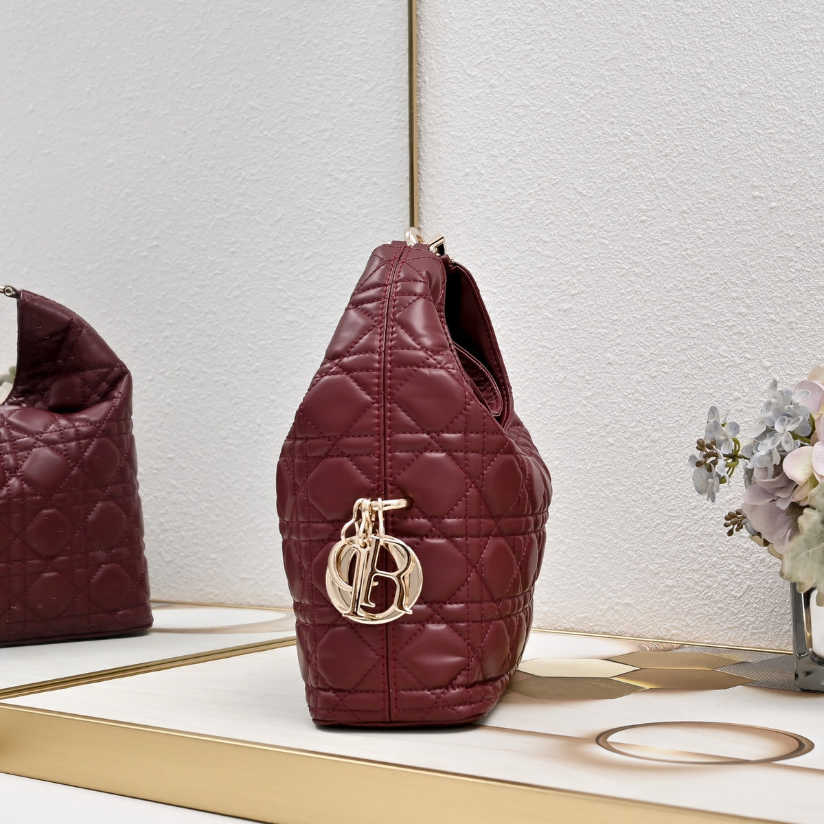 B1N96D35 Popular leather bag