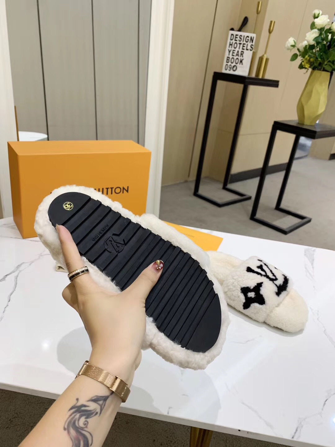 Z2P106E20 Fashion high-quality shoes