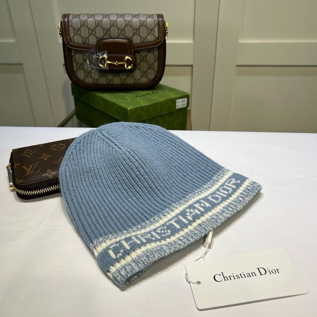 M1R86D99 Fashion hats