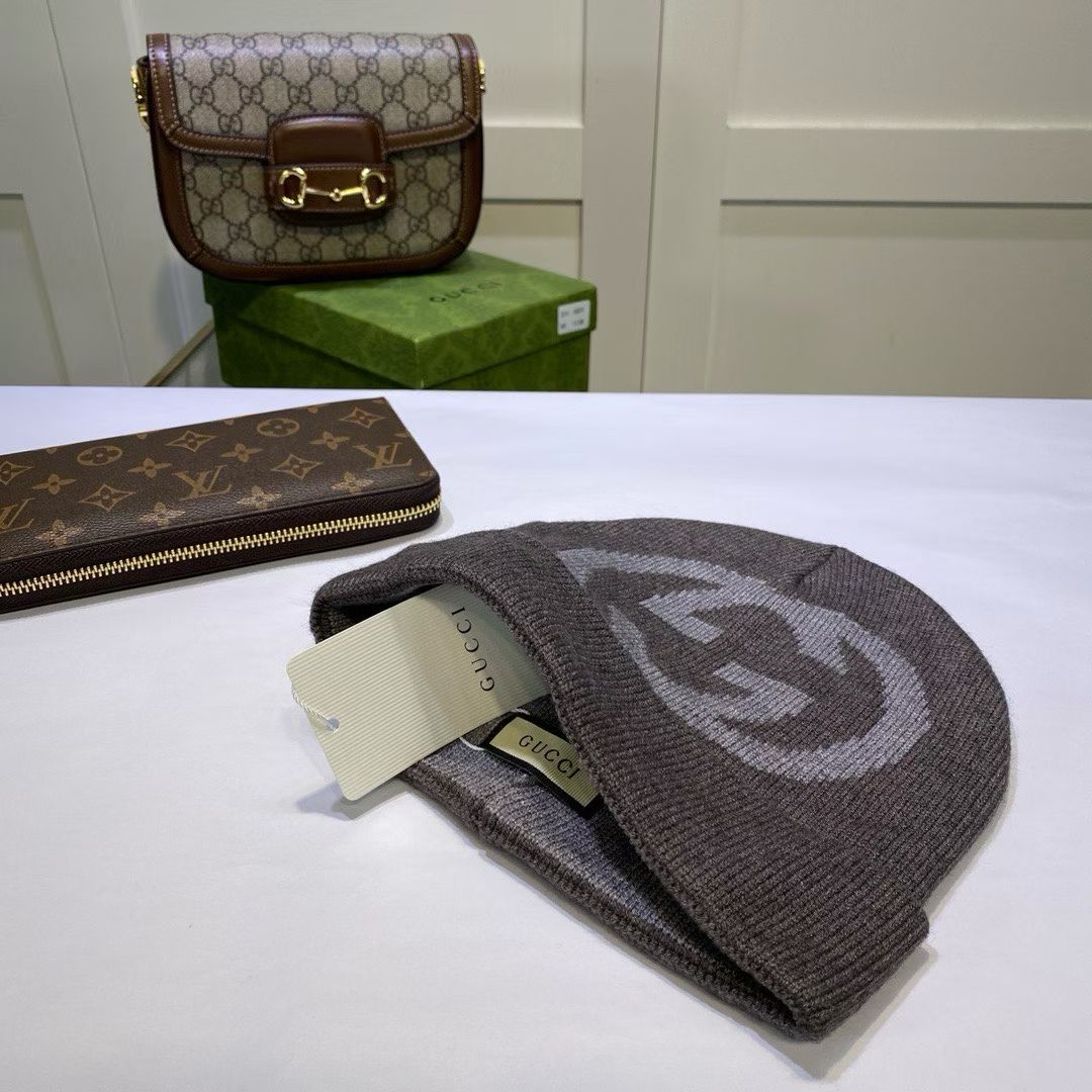 M1R86B56 Fashion hats