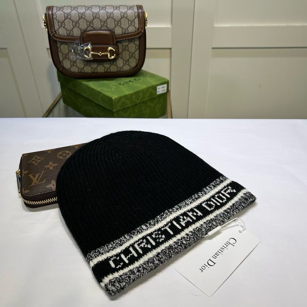 M1R86D99 Fashion hats